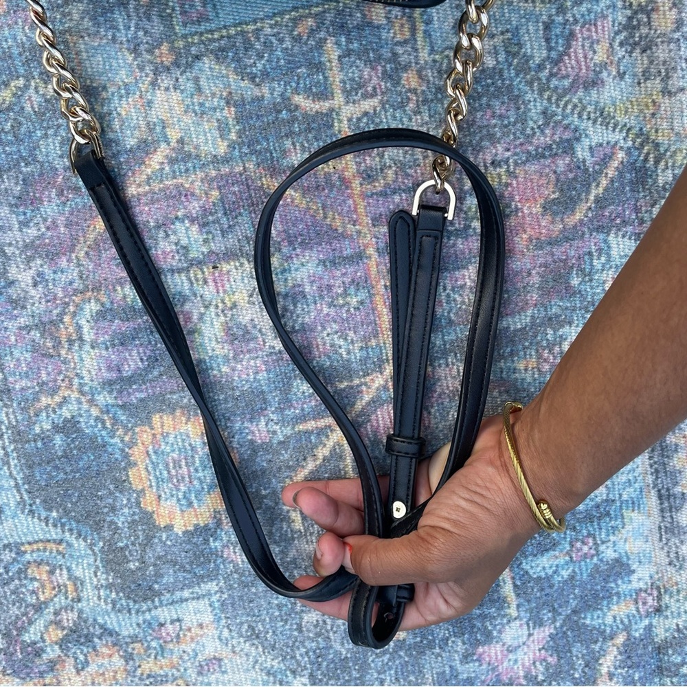 Calvin Klein long crossbory chain purse - Picture 7 of 8